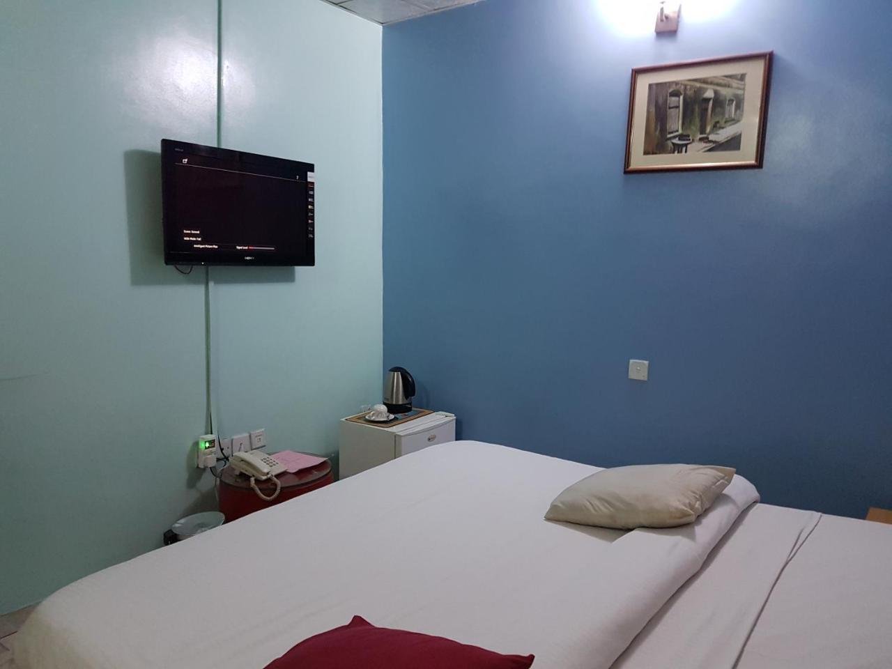 Chamcce Hotel Ajao Lagos Esterno foto