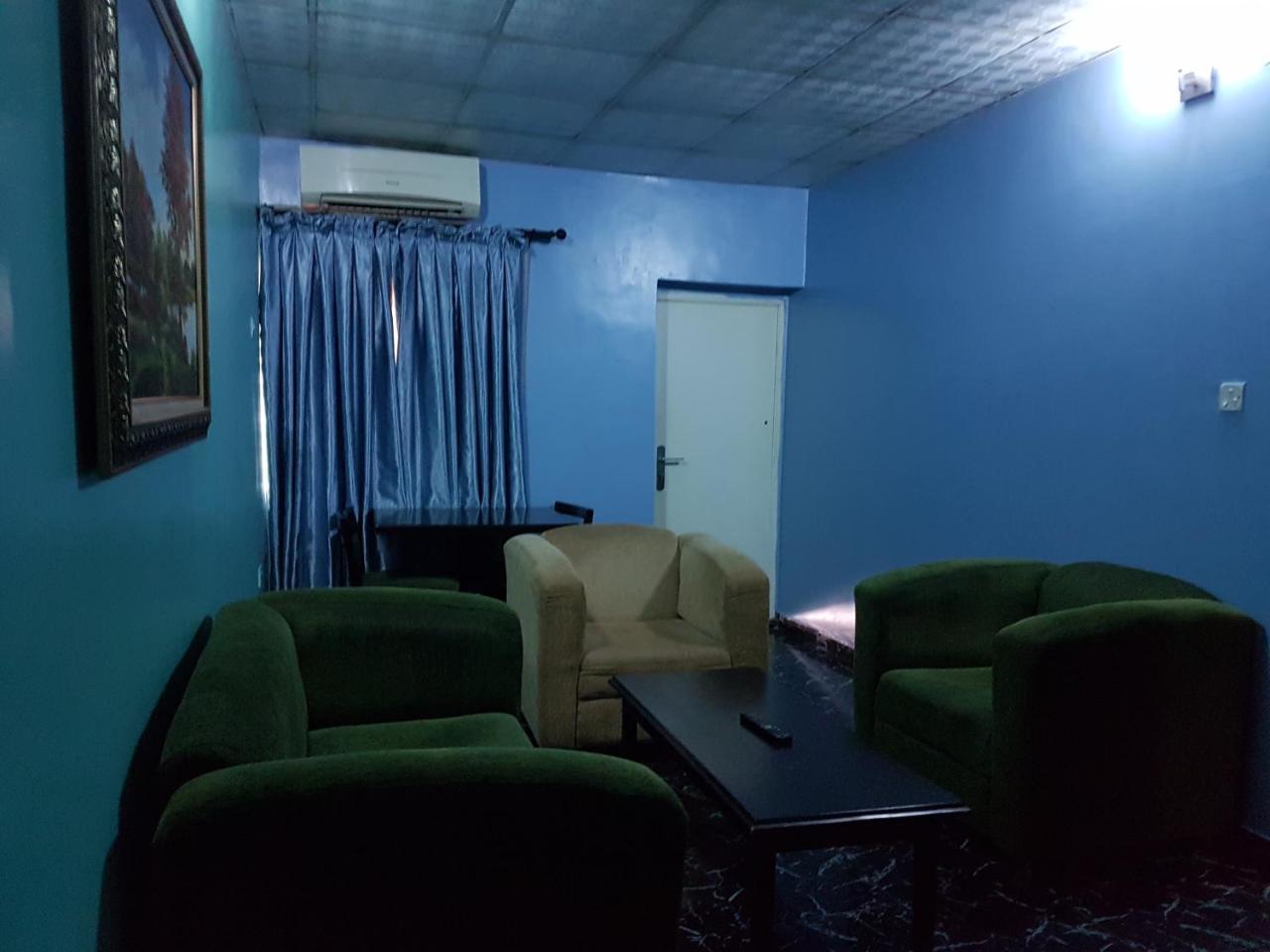 Chamcce Hotel Ajao Lagos Esterno foto