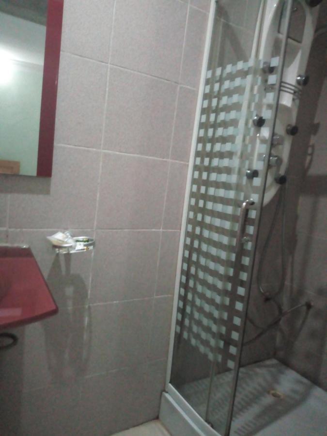 Chamcce Hotel Ajao Lagos Esterno foto